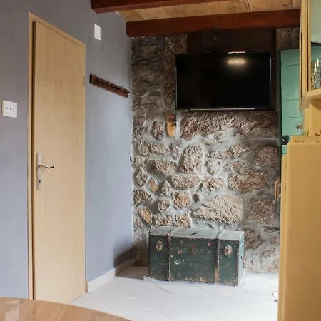 Ferienwohnung Solovi Dvori Karlobag Exterior foto