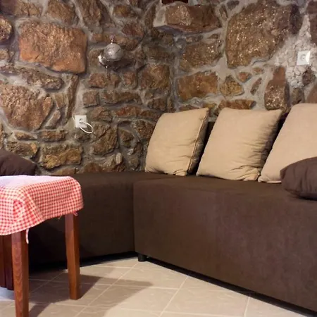 Ferienwohnung Solovi Dvori Karlobag Exterior foto